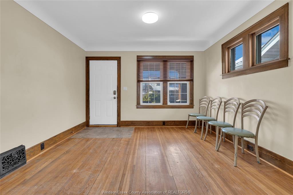 1006 Pillette, Windsor, ON