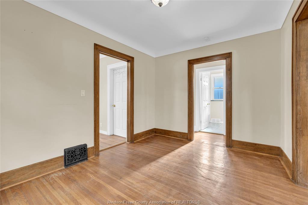 1006 Pillette, Windsor, ON