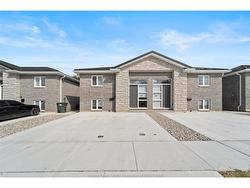 42 MAPLE Kingsville, ON N9Y 1L8