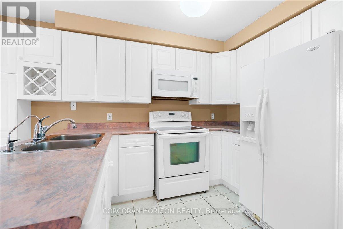 312 Harvie Road, Barrie, ON - Indoor Photo Showing Kitchen With Double Sink