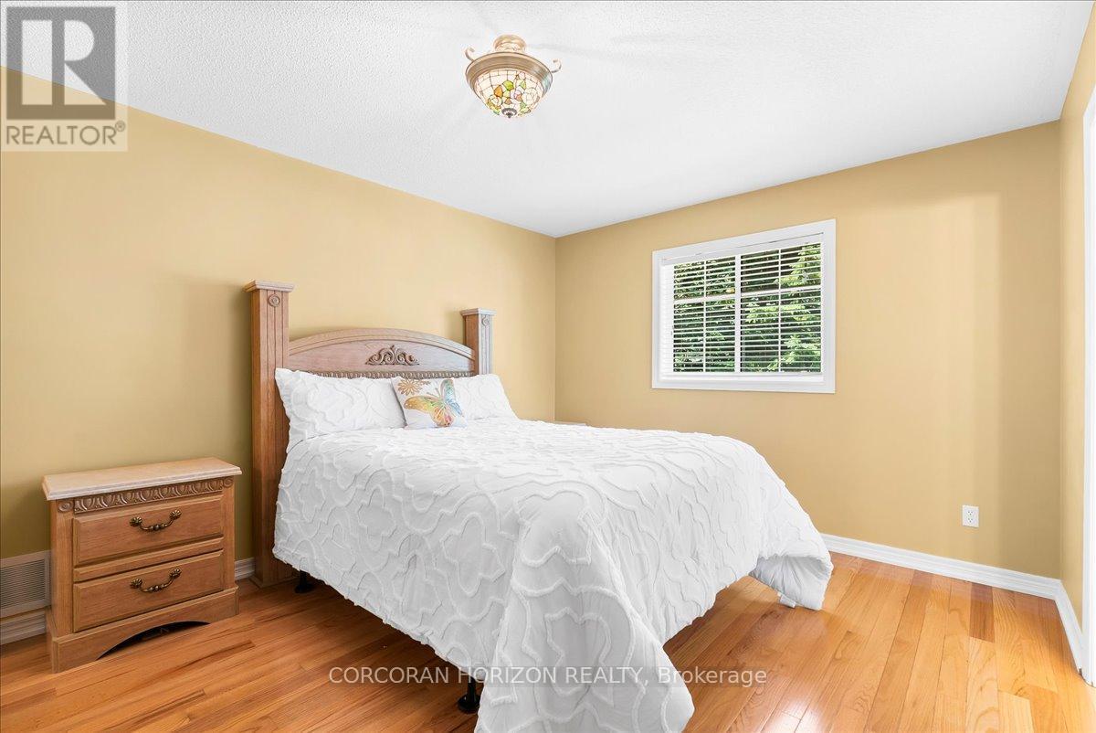 312 Harvie Road, Barrie, ON - Indoor Photo Showing Bedroom