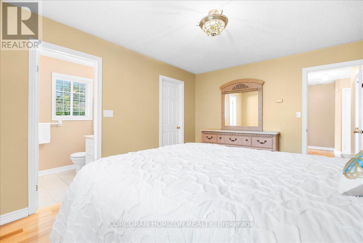 312 Harvie Road, Barrie, ON - Indoor Photo Showing Bedroom