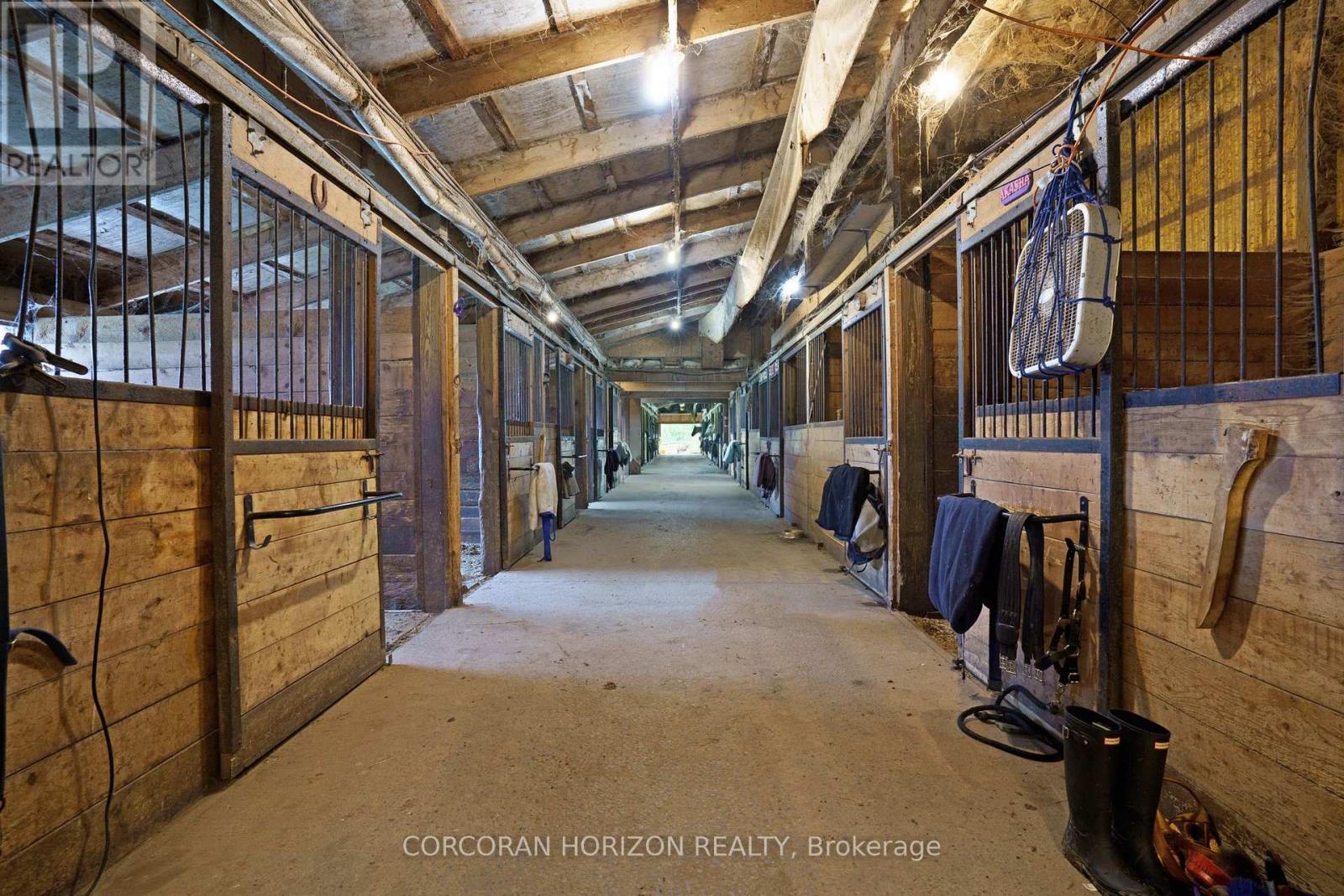 1374 5Th Concession Road W, Hamilton, ON