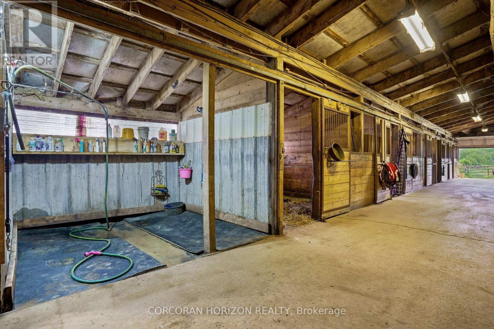 1374 5Th Concession Road W, Hamilton, ON