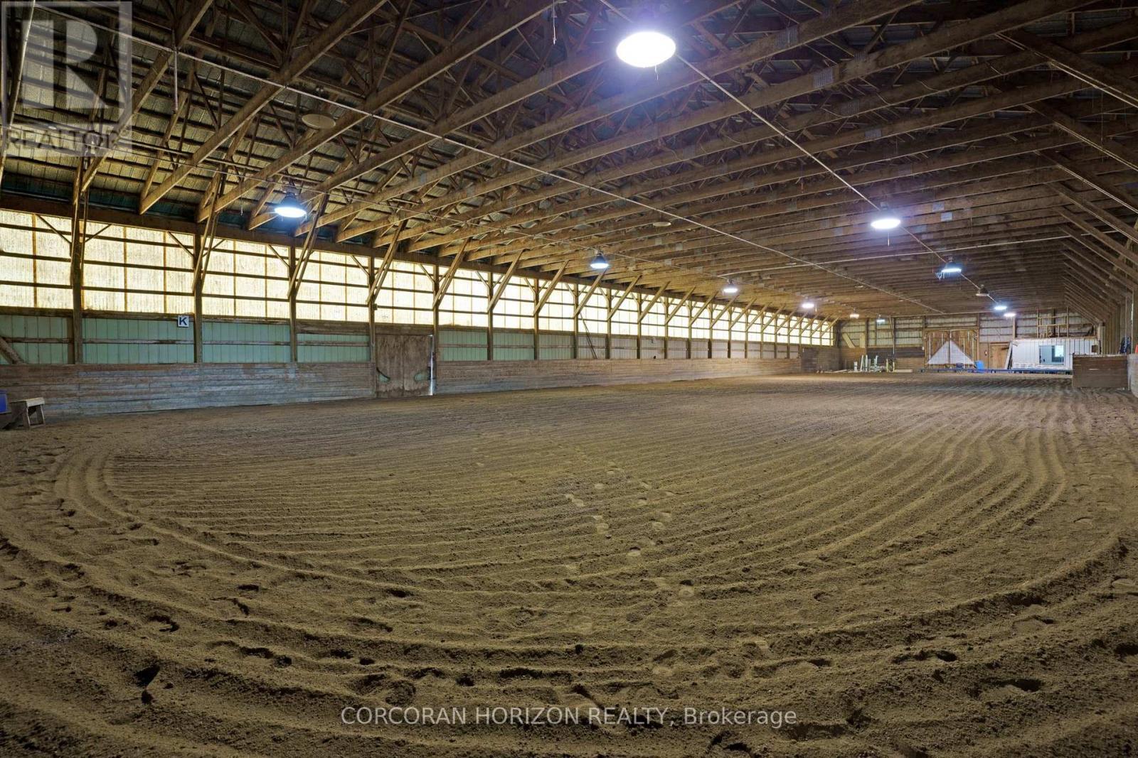 1374 5Th Concession Road W, Hamilton, ON