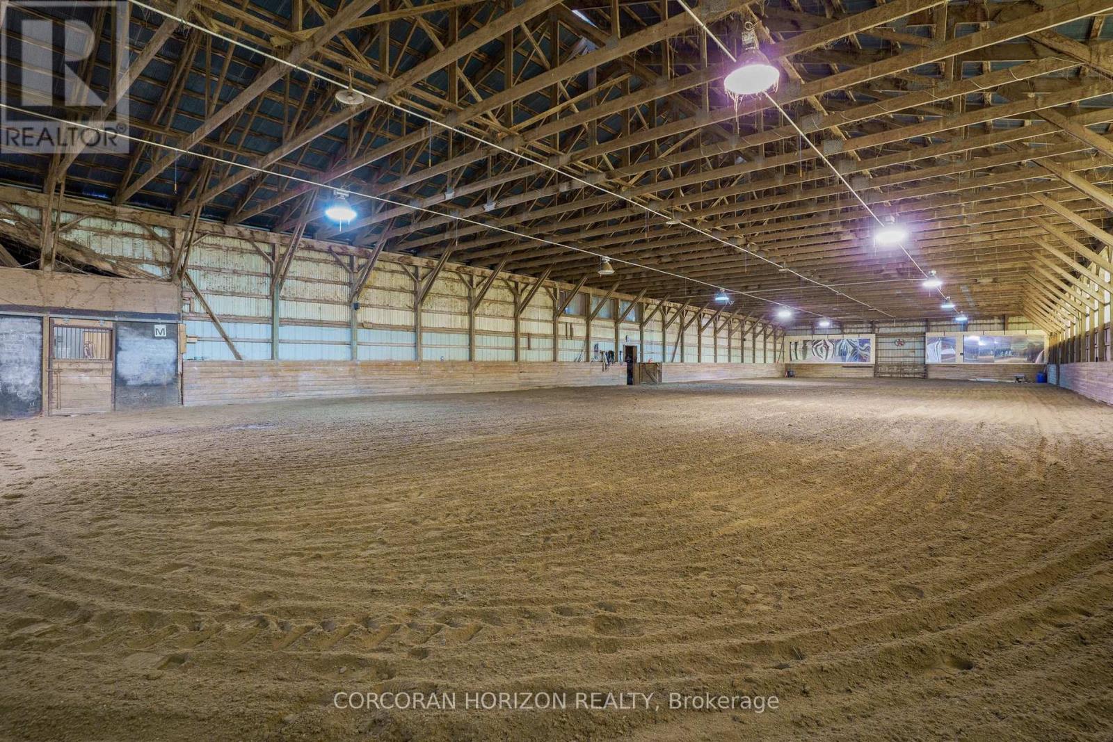 1374 5Th Concession Road W, Hamilton, ON