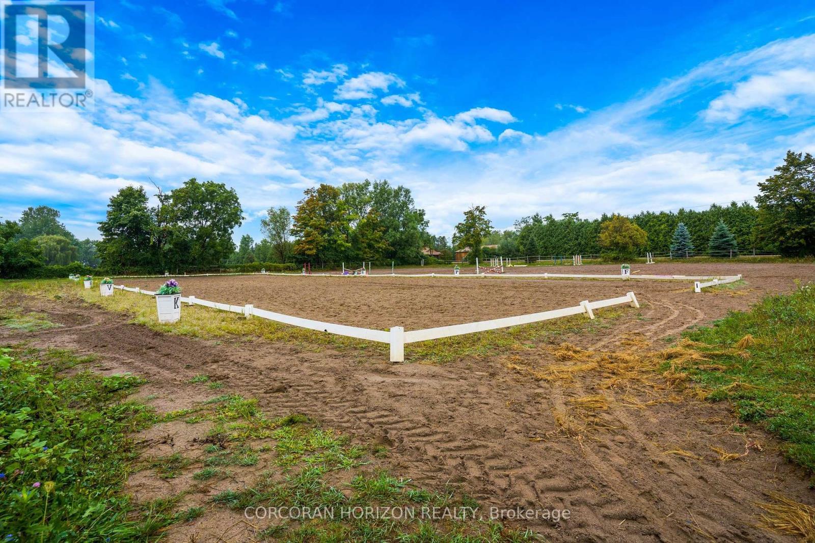 1374 5Th Concession Road W, Hamilton, ON