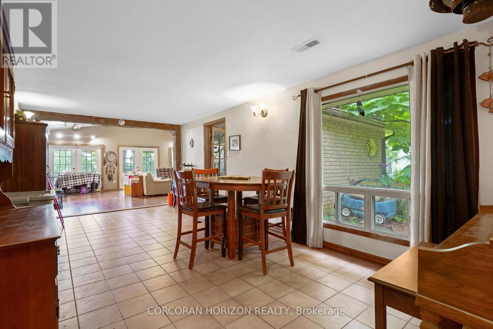 1374 5Th Concession Road W, Hamilton, ON