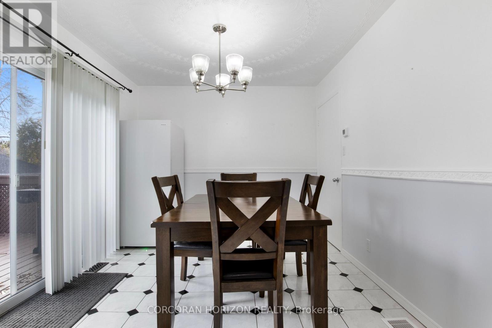 43 Middleton Street, Cambridge, ON - Indoor Photo Showing Dining Room