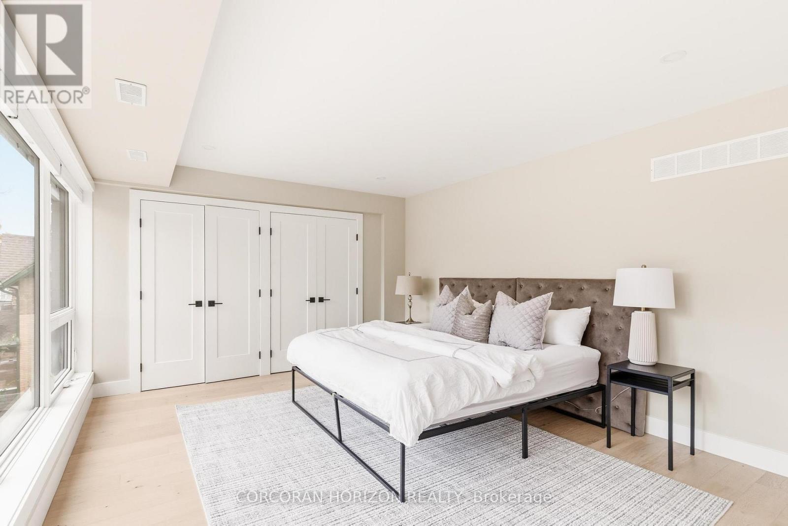 95 William Street W, Waterloo, ON - Indoor Photo Showing Bedroom