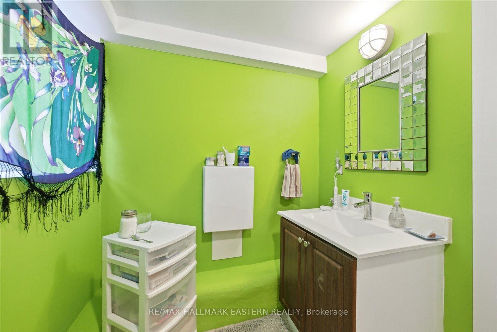 242 Dublin Street, Peterborough (Town Ward 3), ON - Indoor