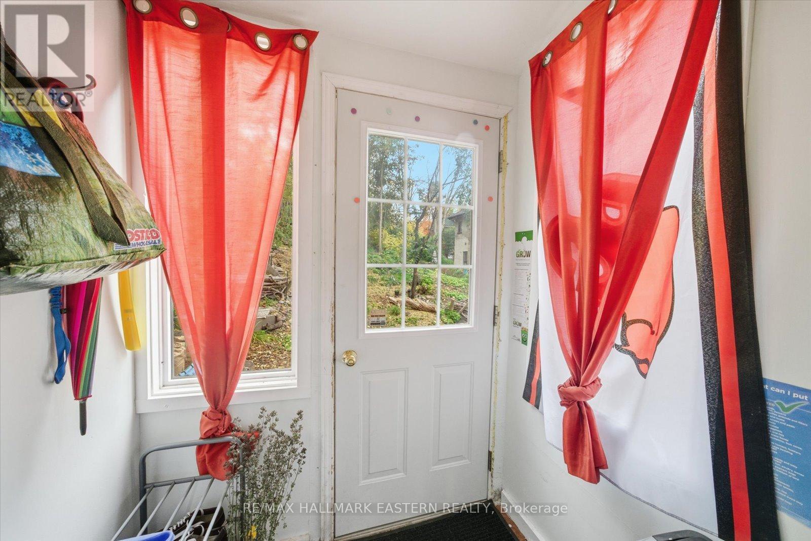 242 Dublin Street, Peterborough (Town Ward 3), ON - Indoor Photo Showing Other Room