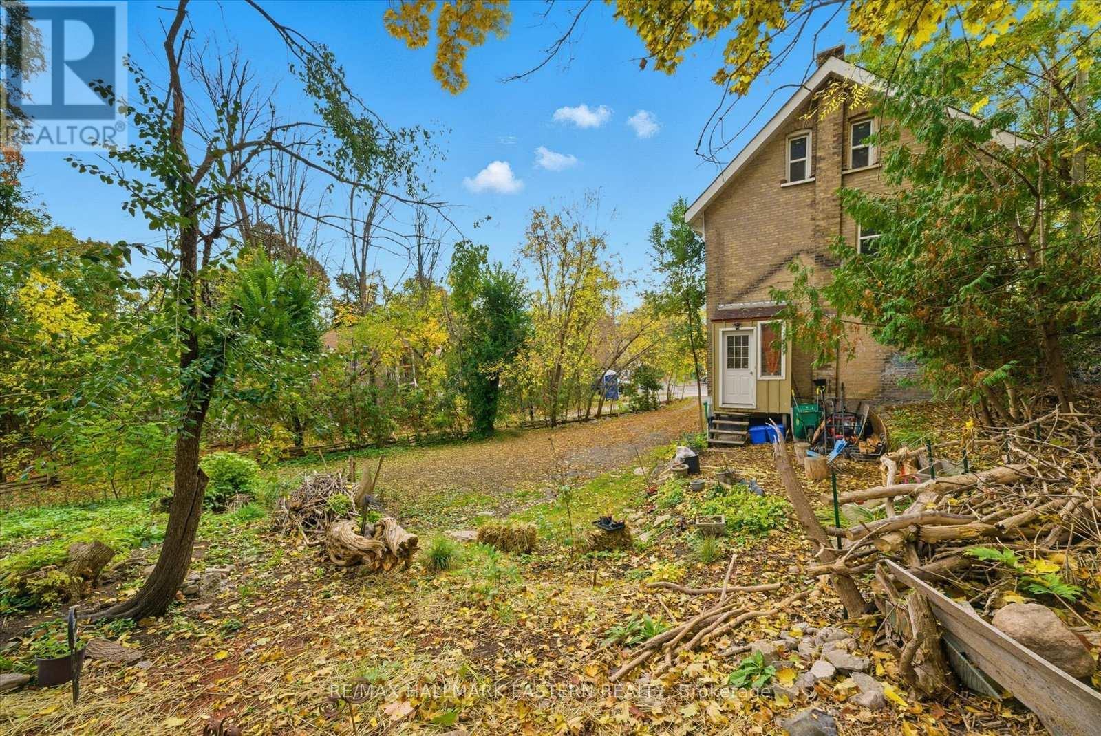 242 Dublin Street, Peterborough (Town Ward 3), ON - Outdoor