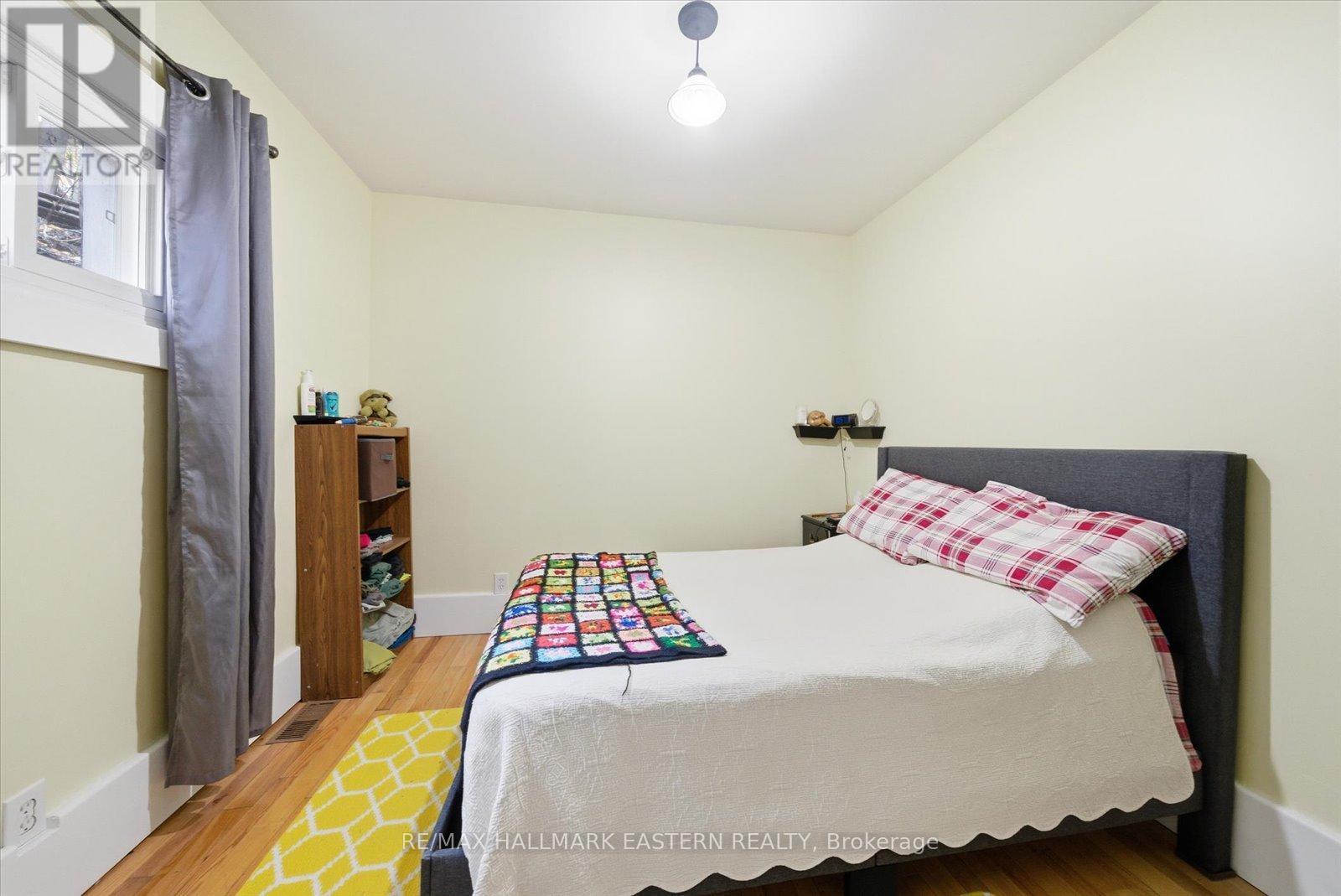 242 Dublin Street, Peterborough (Town Ward 3), ON - Indoor Photo Showing Bedroom