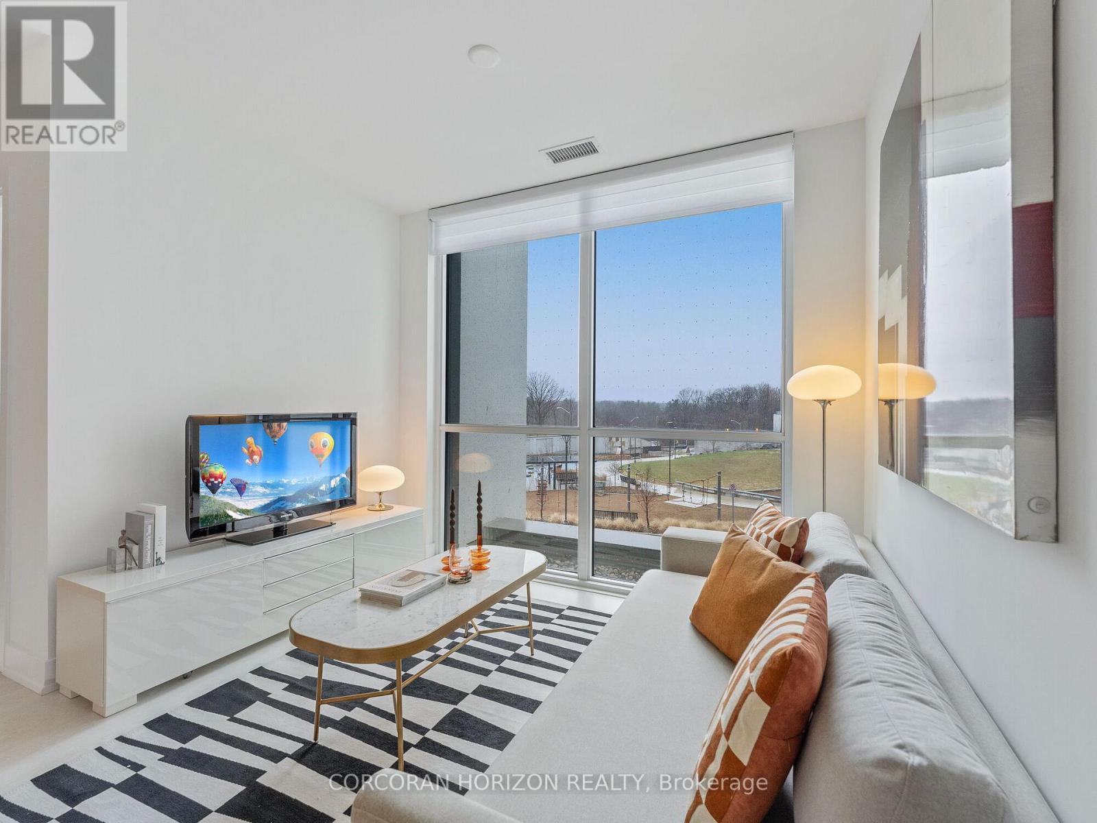 221 - 30 Inn On The Park Drive, Toronto, ON - Indoor