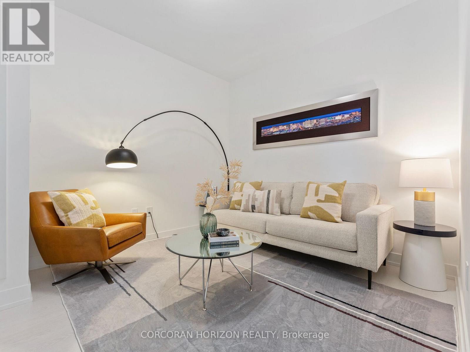 221 - 30 Inn On The Park Drive, Toronto, ON - Indoor Photo Showing Living Room