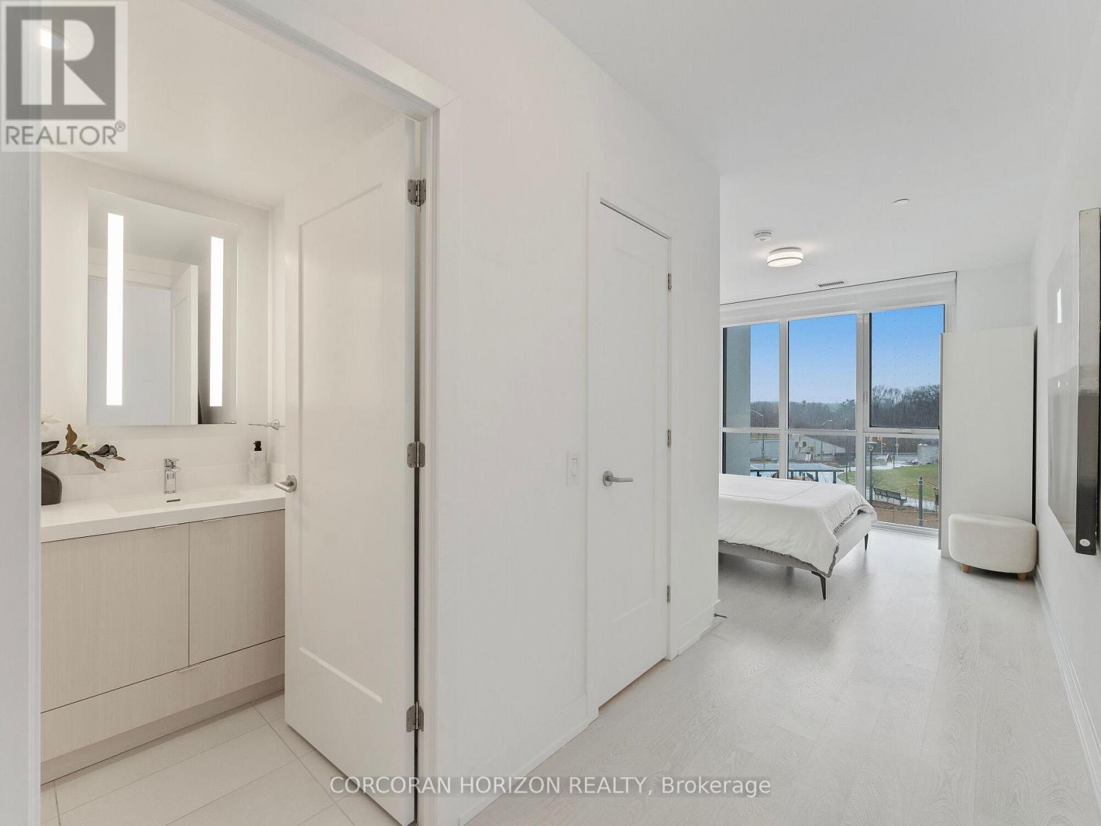 221 - 30 Inn On The Park Drive, Toronto, ON - Indoor