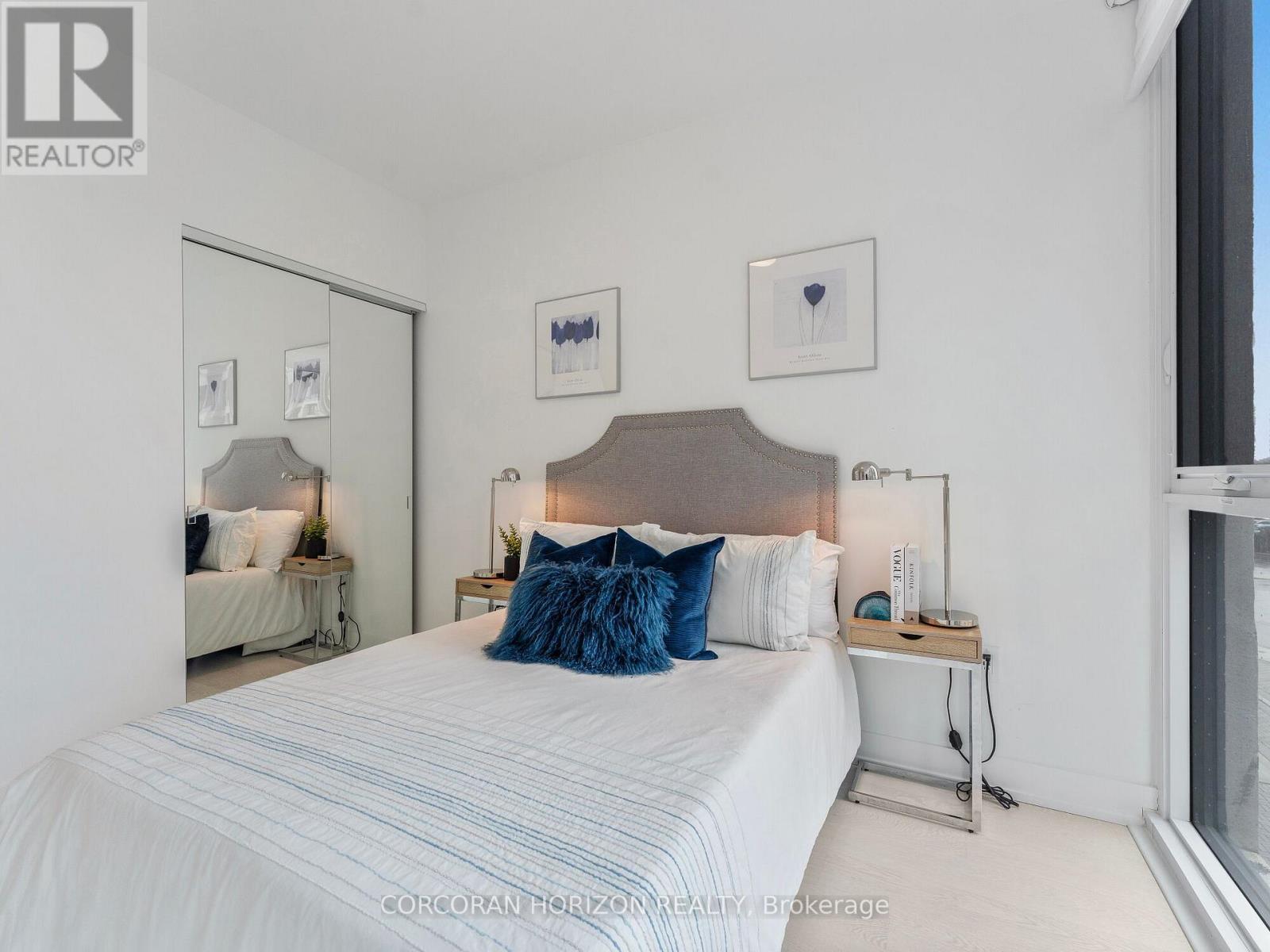 221 - 30 Inn On The Park Drive, Toronto, ON - Indoor Photo Showing Bedroom