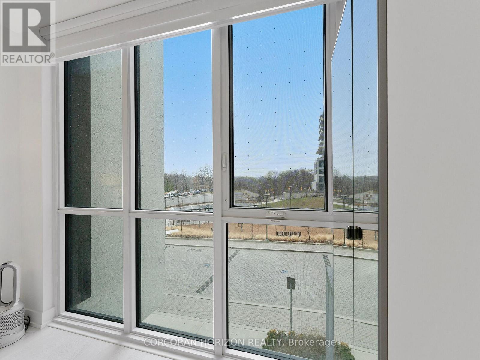 221 - 30 Inn On The Park Drive, Toronto, ON - Photo Showing Other Room