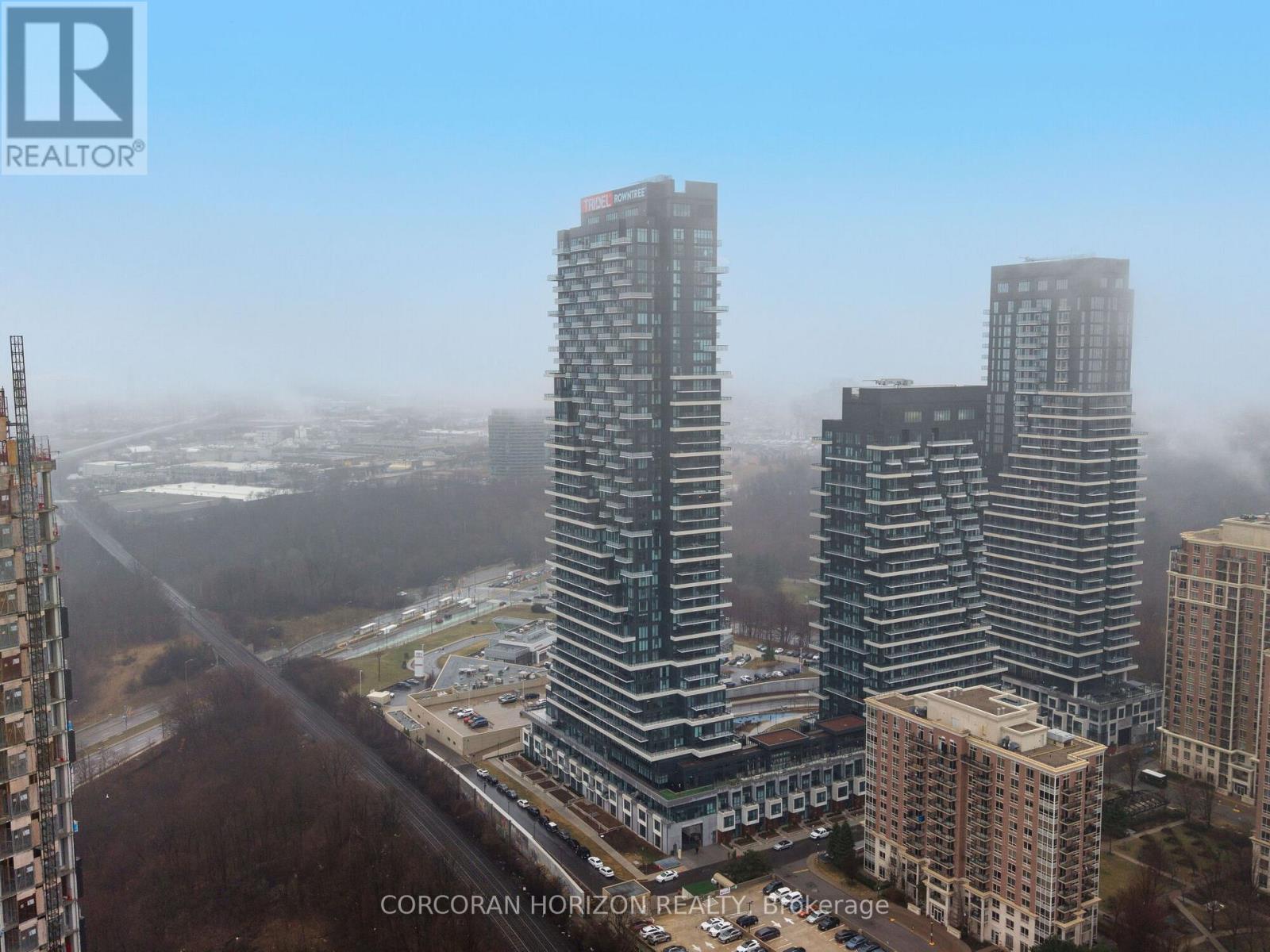 221 - 30 Inn On The Park Drive, Toronto, ON - Outdoor With Facade