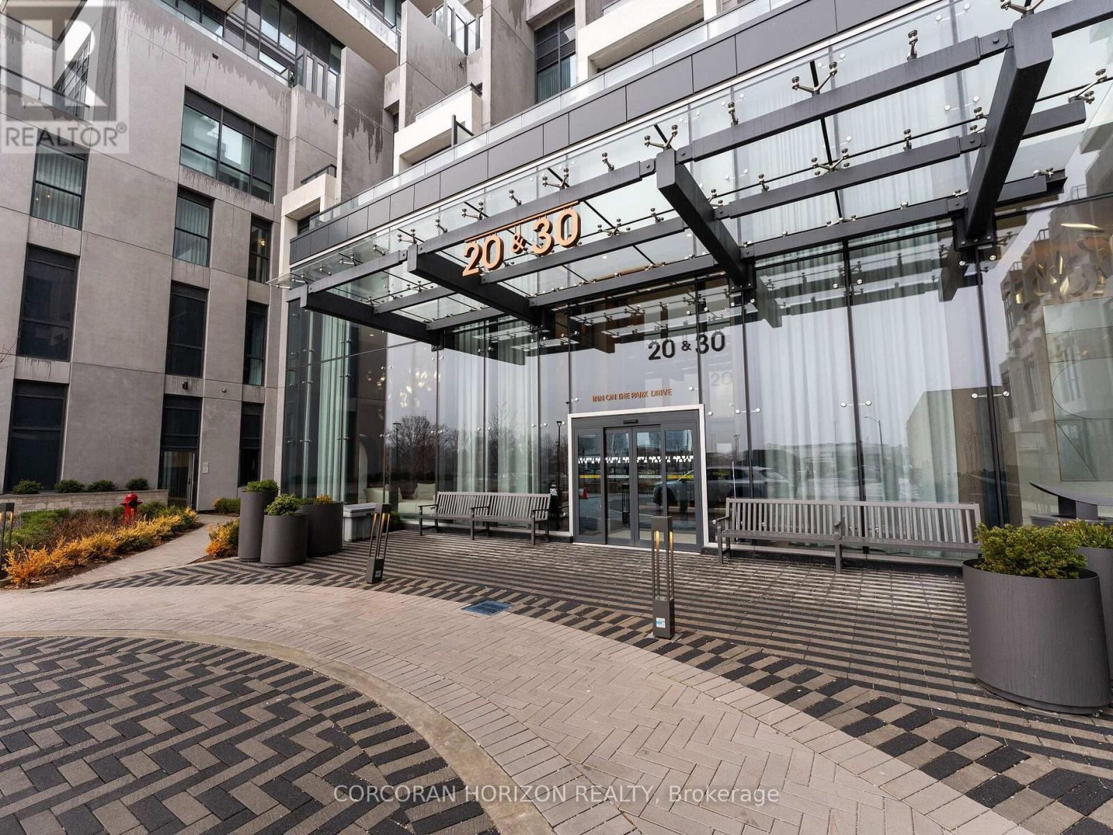 221 - 30 Inn On The Park Drive, Toronto, ON - Outdoor