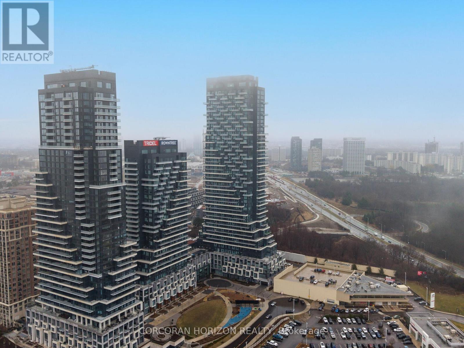 221 - 30 Inn On The Park Drive, Toronto, ON - Outdoor With Facade