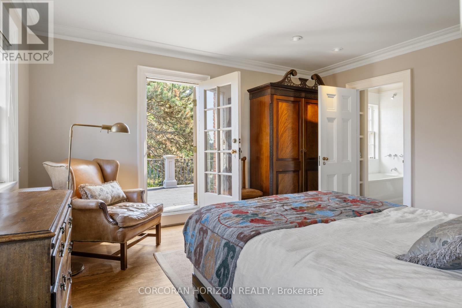 33 Salisbury Avenue, Cambridge, ON - Indoor Photo Showing Bedroom