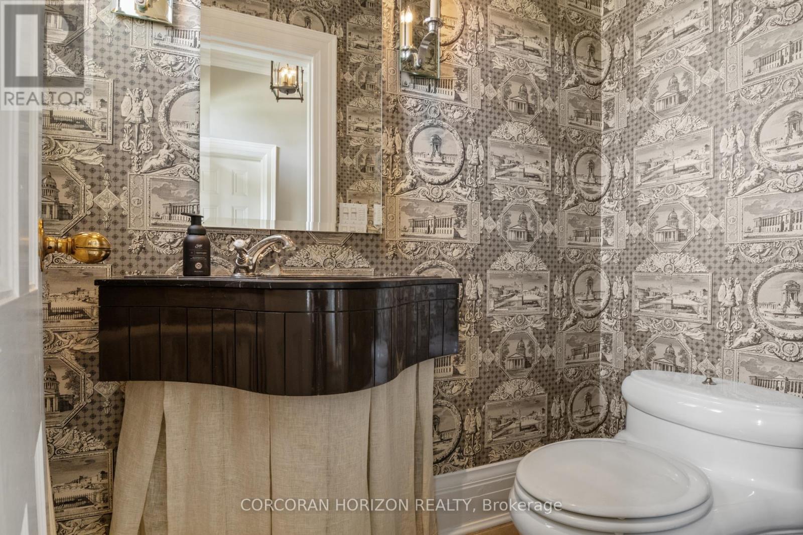 33 Salisbury Avenue, Cambridge, ON - Indoor Photo Showing Bathroom