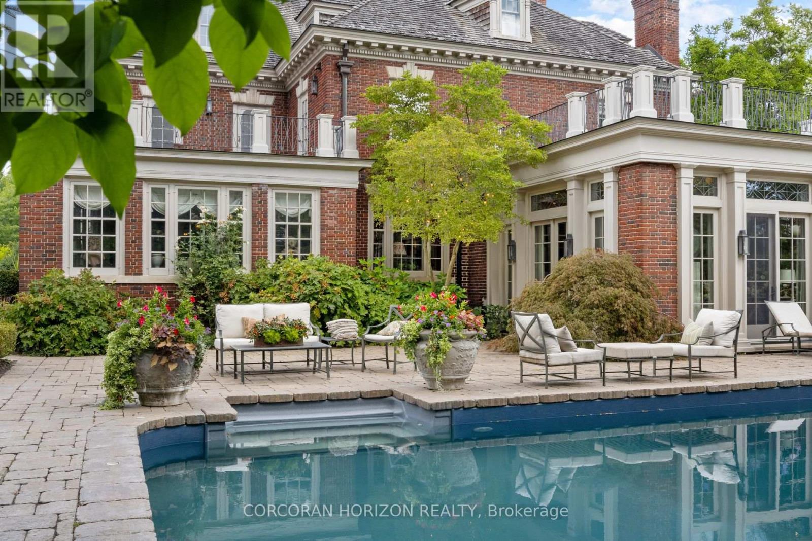 33 Salisbury Avenue, Cambridge, ON - Outdoor With In Ground Pool