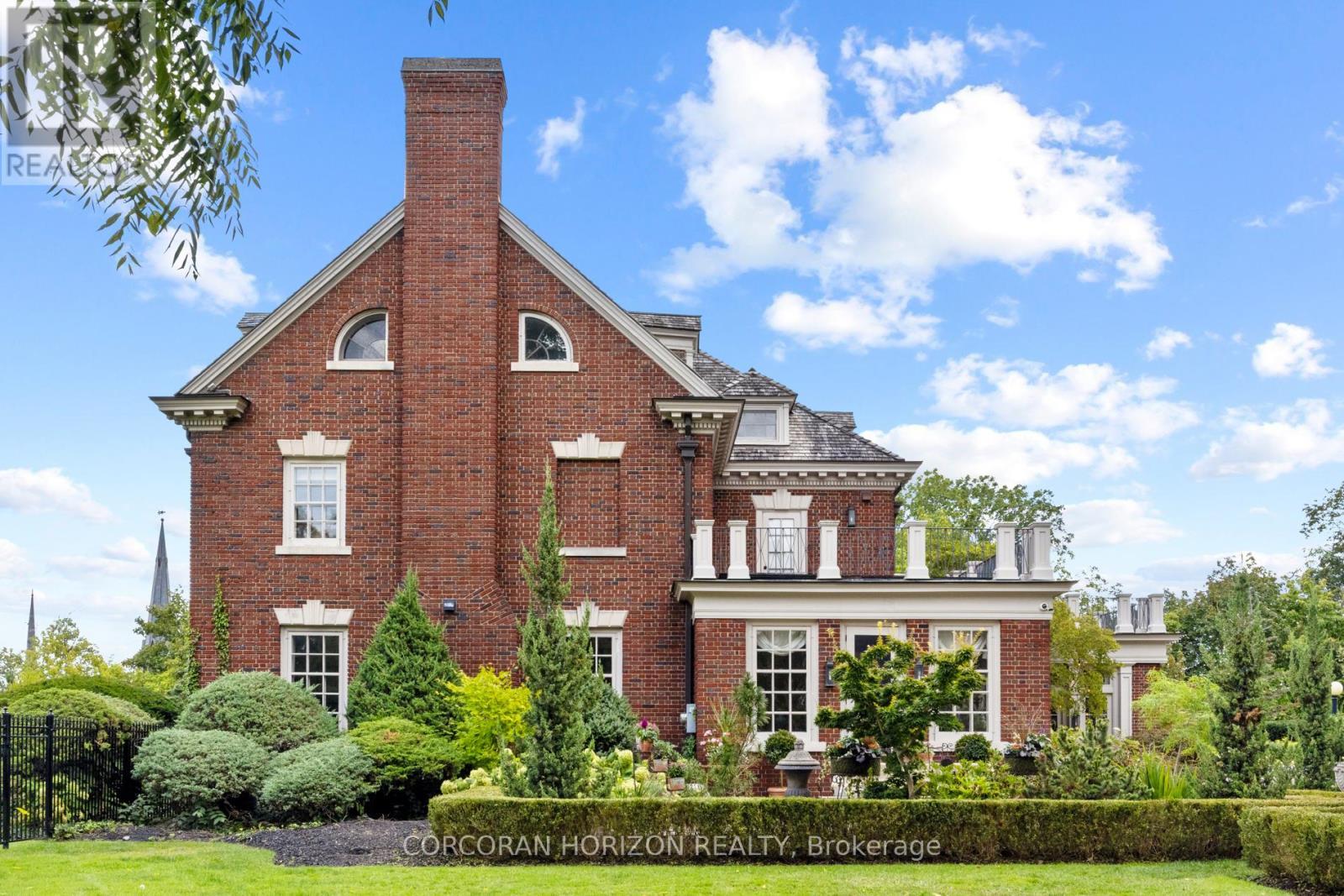 33 Salisbury Avenue, Cambridge, ON - Outdoor