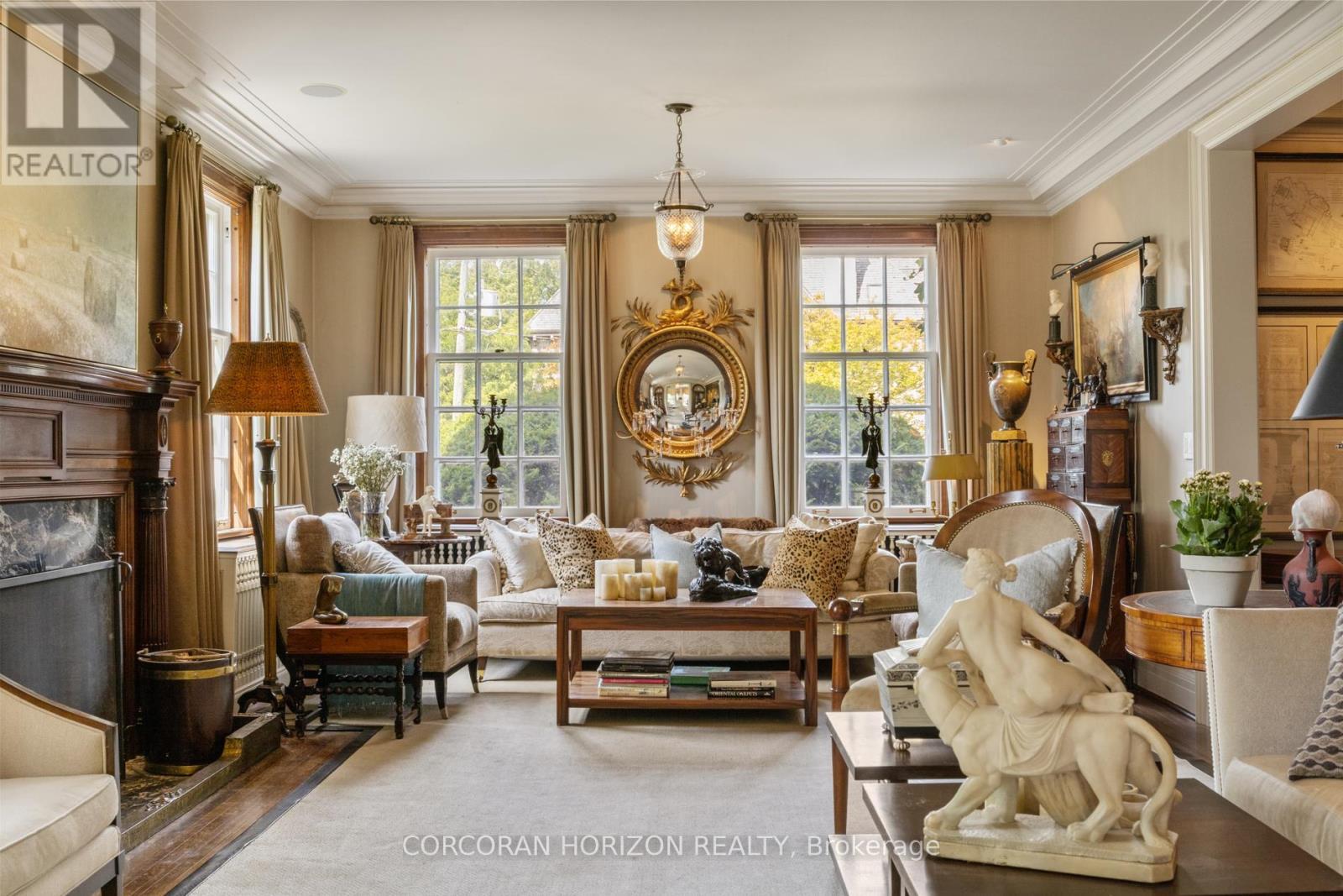 33 Salisbury Avenue, Cambridge, ON - Indoor Photo Showing Living Room