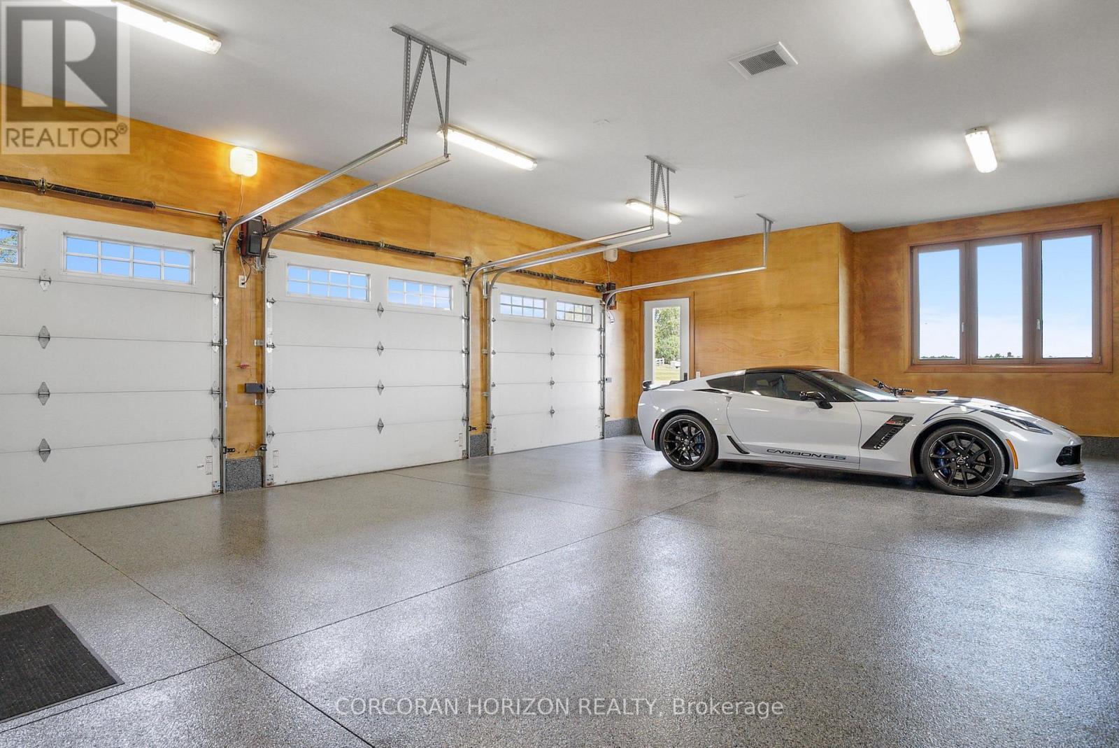 1546 Maryhill Road, Woolwich, ON - Indoor Photo Showing Garage