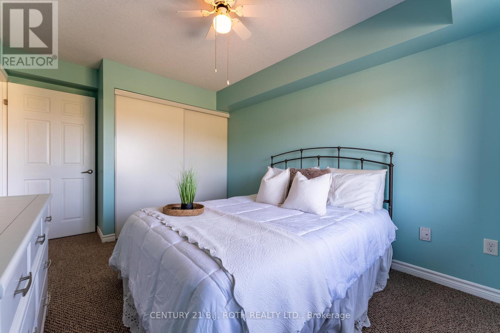 403 - 67 Kingsbury Square, Guelph, ON - Indoor Photo Showing Bedroom