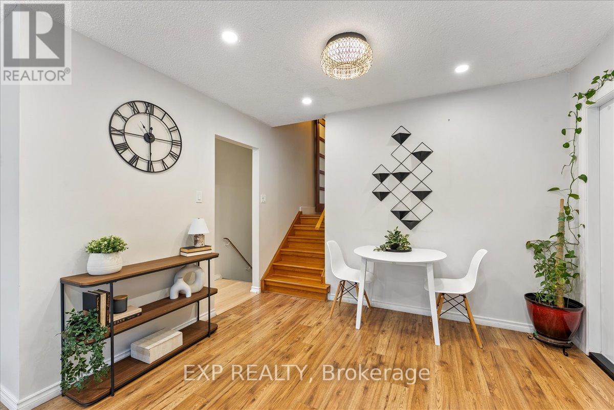 1165 Whitefield Drive, Peterborough (Otonabee Ward 1), ON - Indoor Photo Showing Dining Room