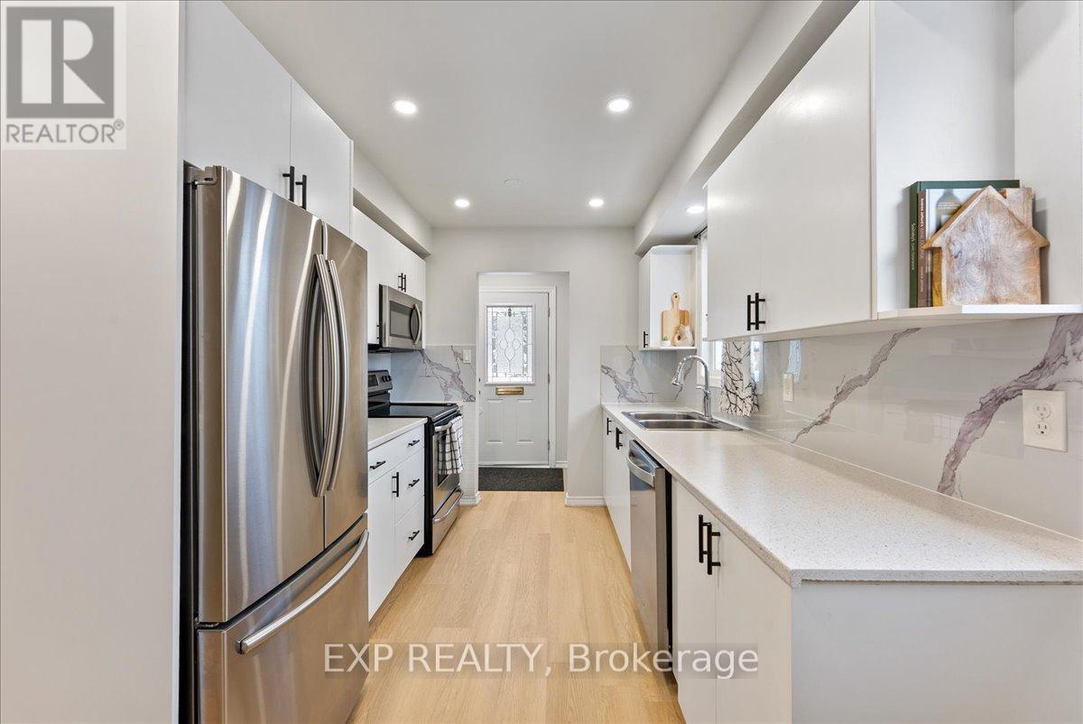 1165 Whitefield Drive, Peterborough (Otonabee Ward 1), ON - Indoor Photo Showing Kitchen With Double Sink With Upgraded Kitchen