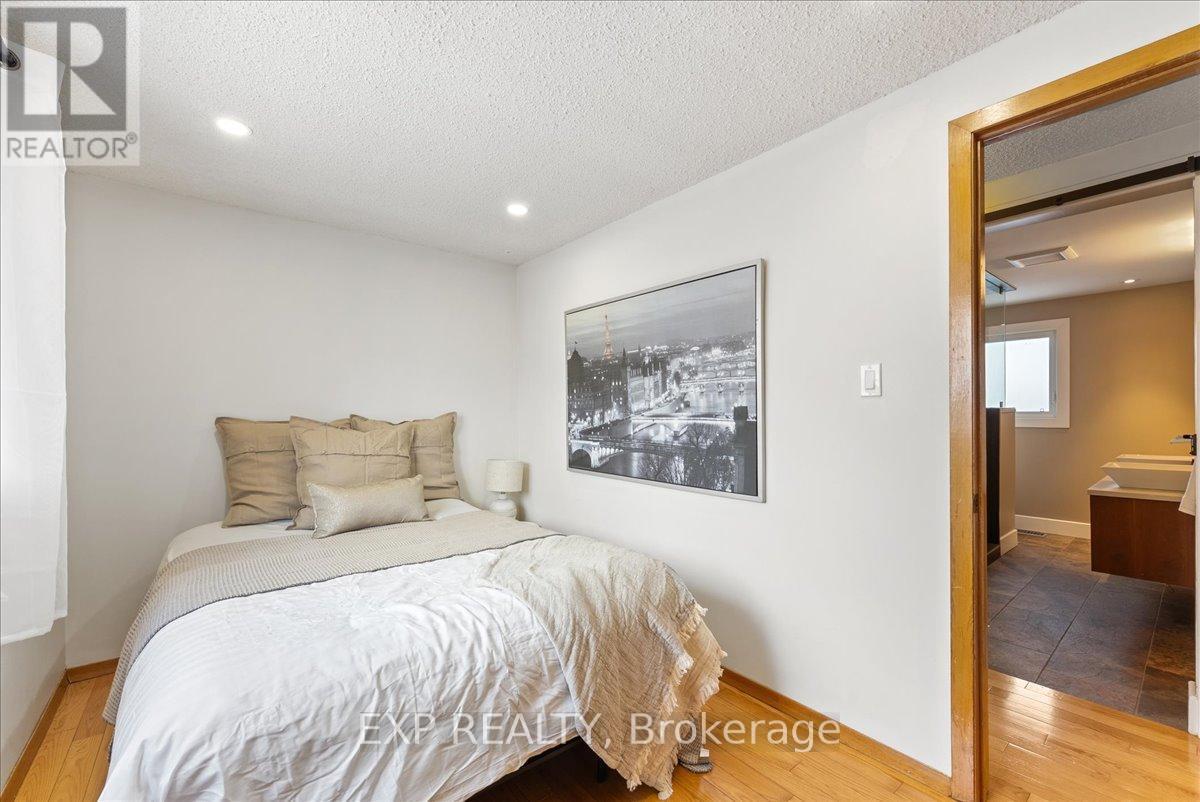 1165 Whitefield Drive, Peterborough (Otonabee Ward 1), ON - Indoor Photo Showing Bedroom