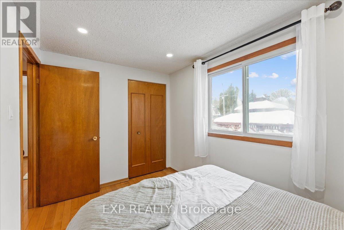 1165 Whitefield Drive, Peterborough (Otonabee Ward 1), ON - Indoor Photo Showing Bedroom