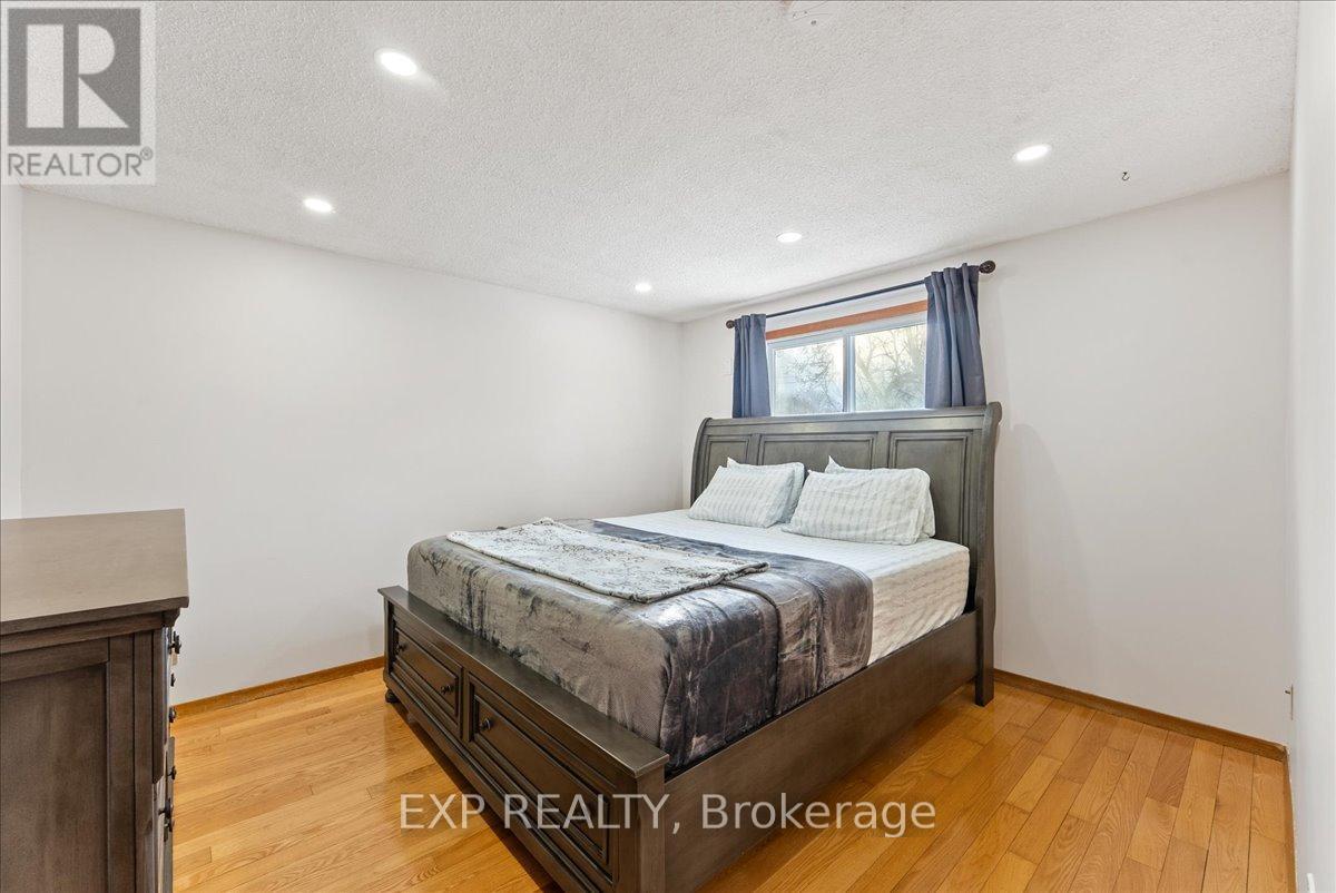 1165 Whitefield Drive, Peterborough (Otonabee Ward 1), ON - Indoor Photo Showing Bedroom