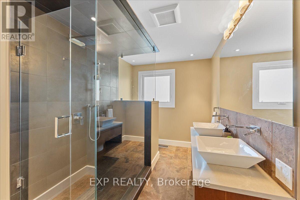 1165 Whitefield Drive, Peterborough (Otonabee Ward 1), ON - Indoor Photo Showing Bathroom