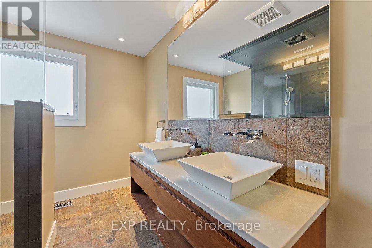 1165 Whitefield Drive, Peterborough (Otonabee Ward 1), ON - Indoor Photo Showing Bathroom