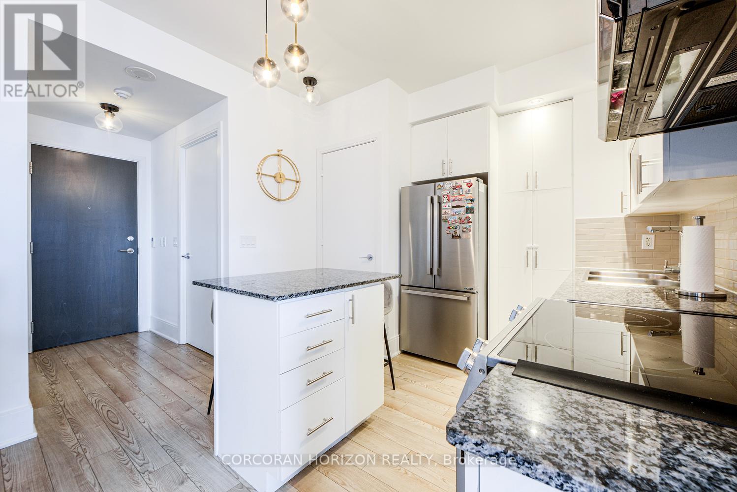 2509 - 181 Wynford Drive, Toronto, ON - Indoor Photo Showing Kitchen