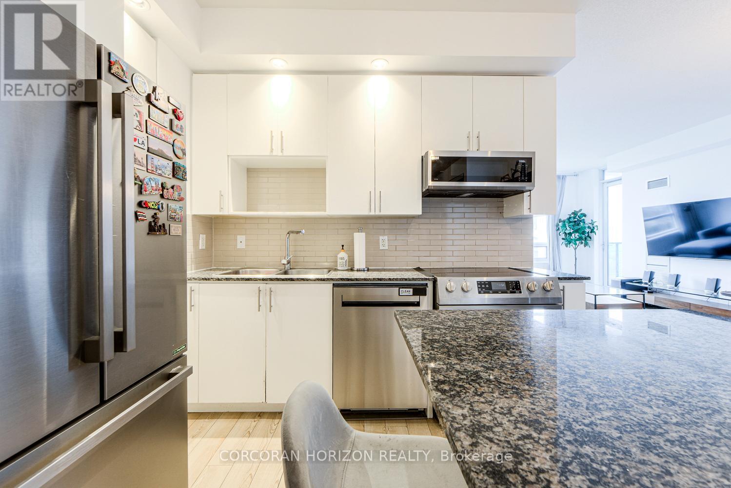 2509 - 181 Wynford Drive, Toronto, ON - Indoor Photo Showing Kitchen With Stainless Steel Kitchen With Upgraded Kitchen