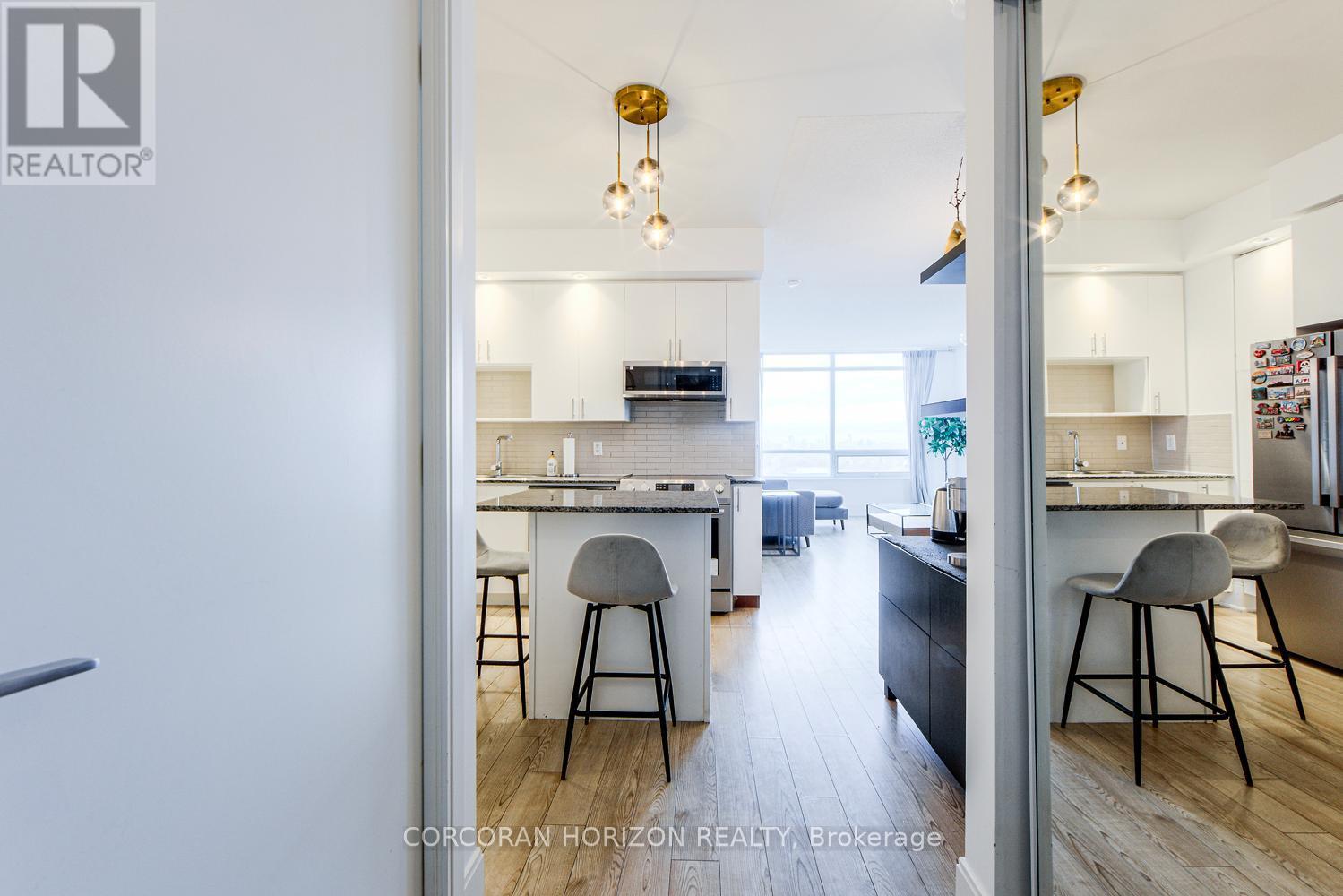 2509 - 181 Wynford Drive, Toronto, ON - Indoor Photo Showing Kitchen With Upgraded Kitchen