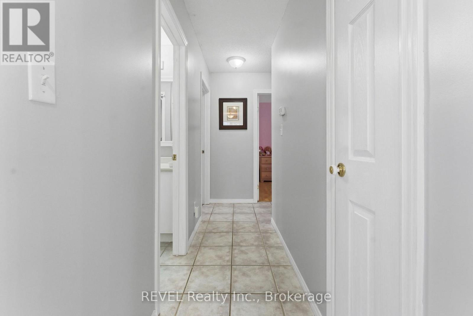 5 Barbara Avenue, Oro-Medonte, ON - Indoor Photo Showing Other Room