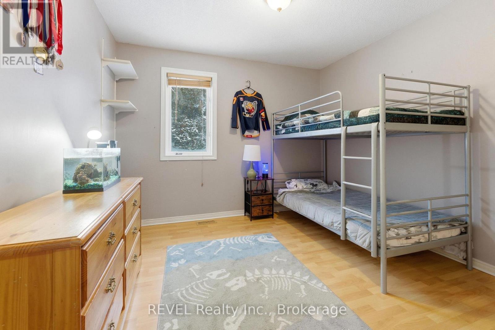 5 Barbara Avenue, Oro-Medonte, ON - Indoor Photo Showing Bedroom