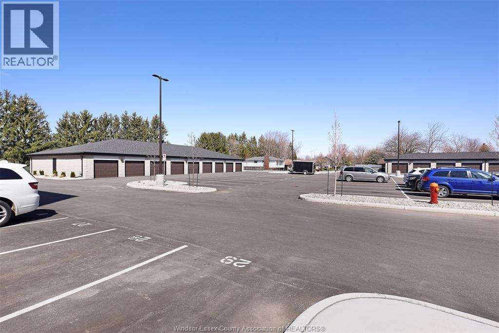 190 Main Street East Unit# 302, Kingsville, ON - Outdoor
