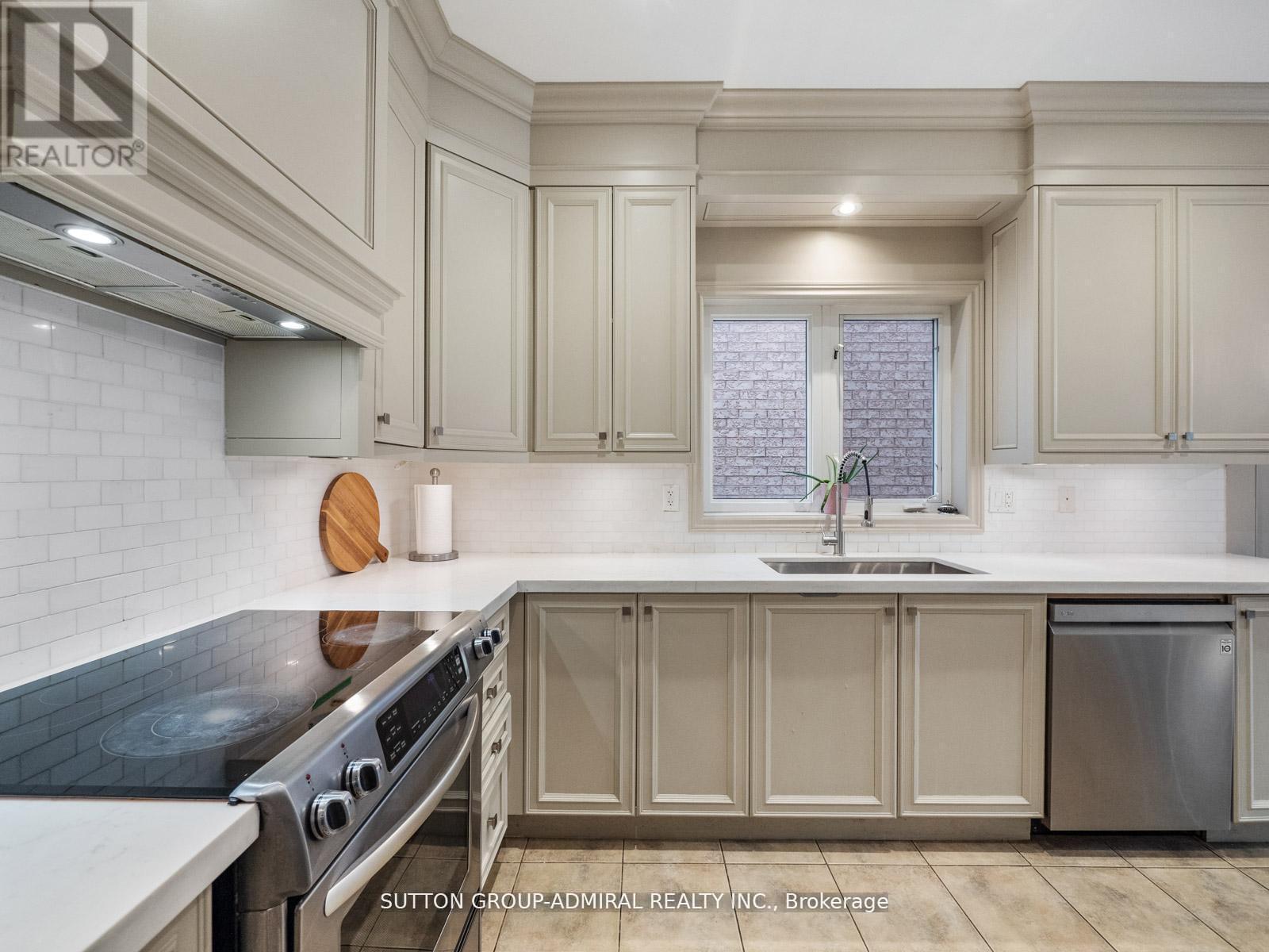 192 Chayna Crescent, Vaughan, ON - Indoor Photo Showing Kitchen