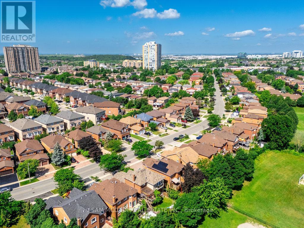 5275 Thornwood Drive, Mississauga, ON - Outdoor With View