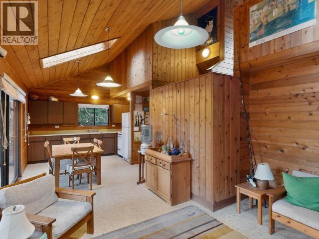 963 Spilsbury Drive, Savary Island, BC - Indoor