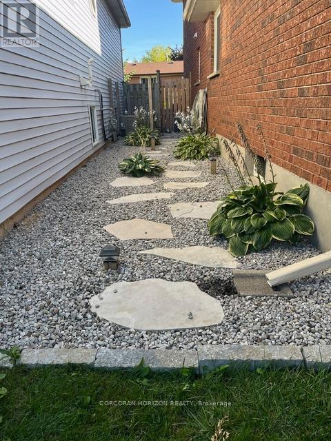 35 Southview Crescent, Cambridge, ON - Outdoor